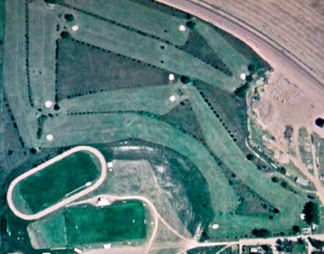 Aerial view of the 9-hole, sand-green Hemingford Golf Course in Nebraska (Source: Google Earth)